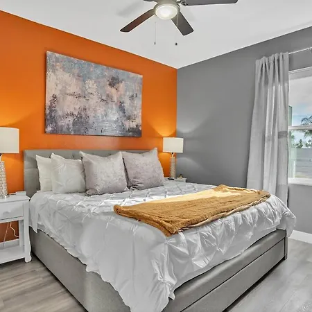 2-Bedrooms-2-Balconies-Walk-2-Everything-Wd
